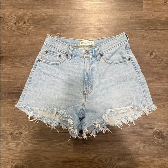 Abercrombie & Fitch Pants - Abercrombie curve love high rise the 90s relaxed cut off short